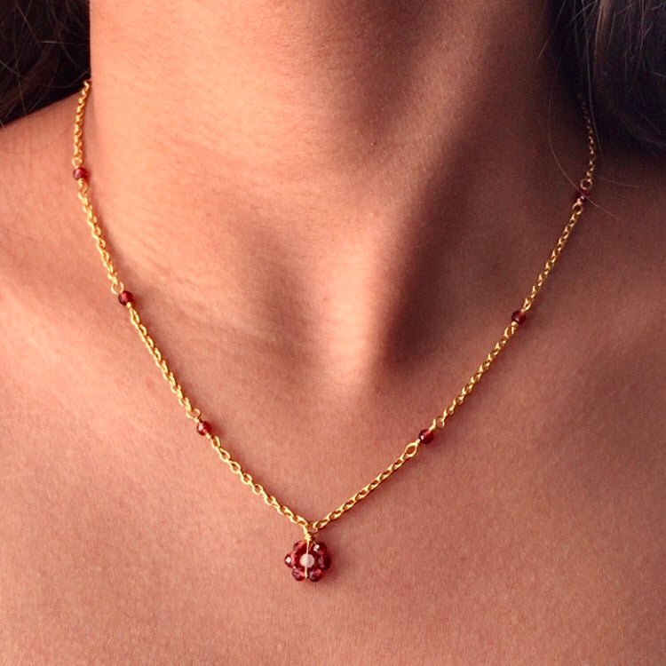 Garnet Daisy Chain Necklace