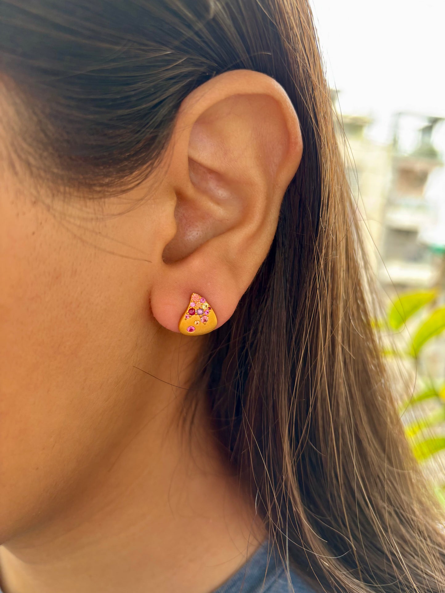 Solid Gold Natural Rainbow Sapphire Tear Avant Garde Stud Earrings
