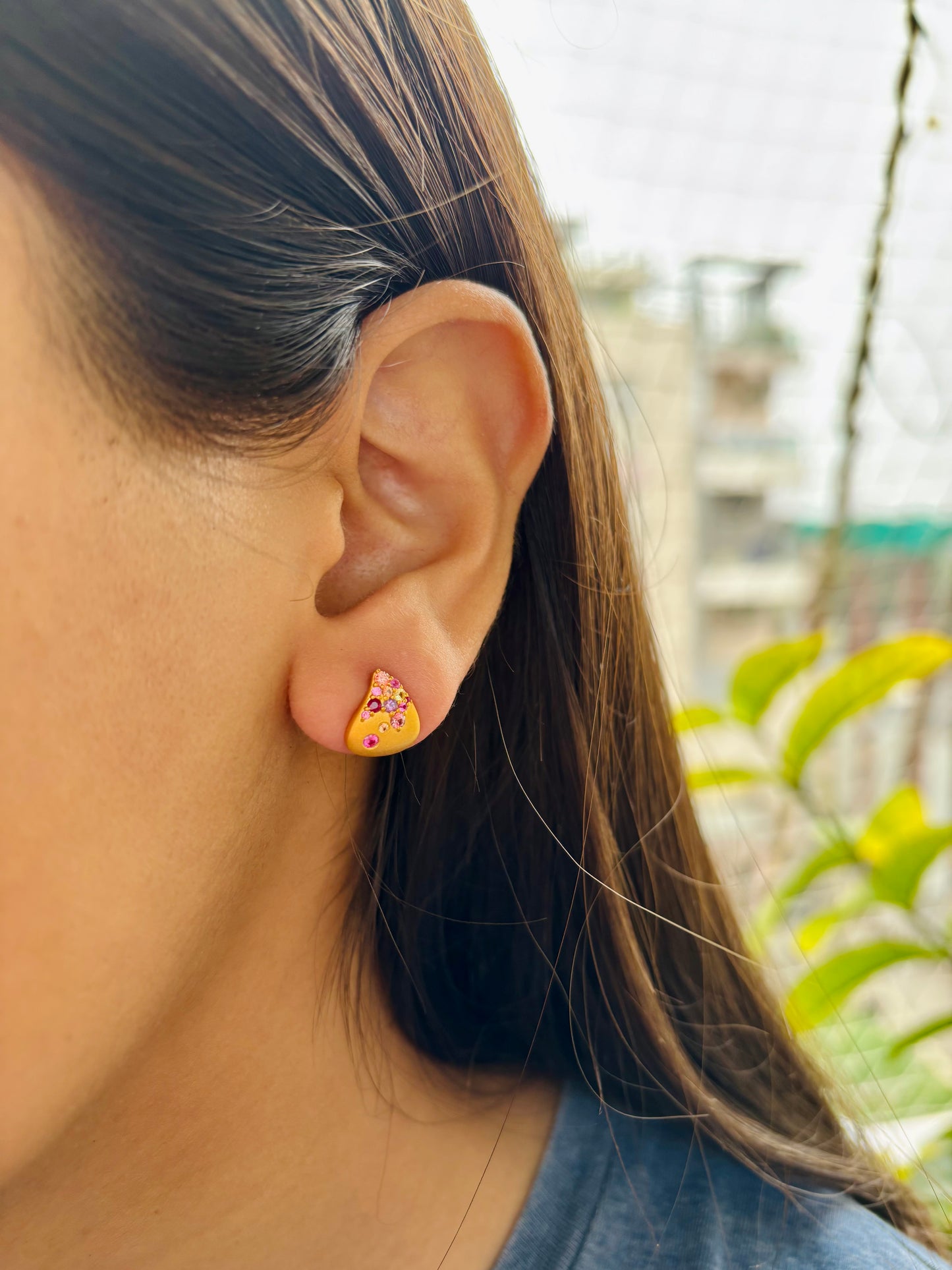 Solid Gold Natural Rainbow Sapphire Tear Avant Garde Stud Earrings