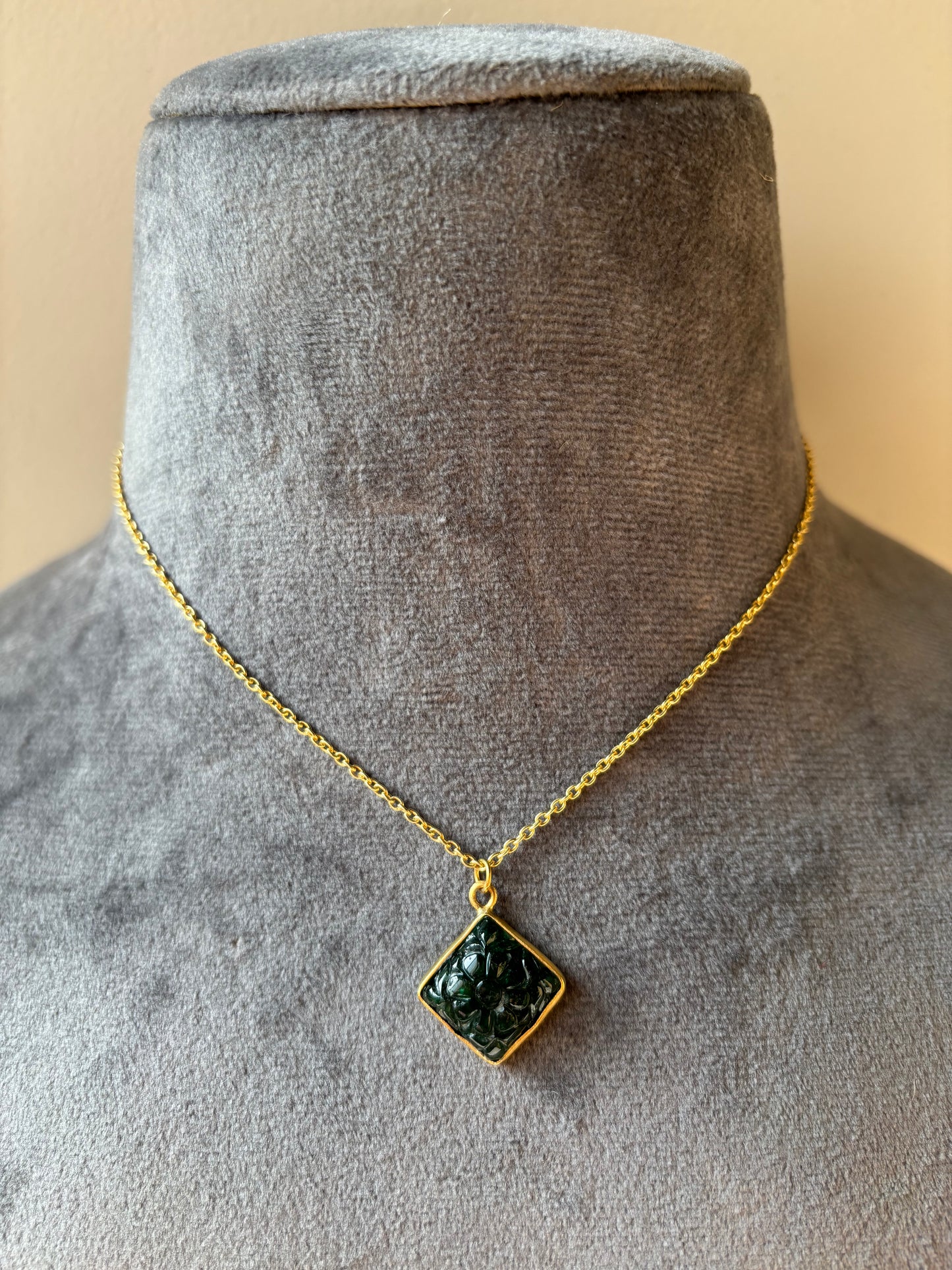 Natural Emerald Carving Pendant Necklace
