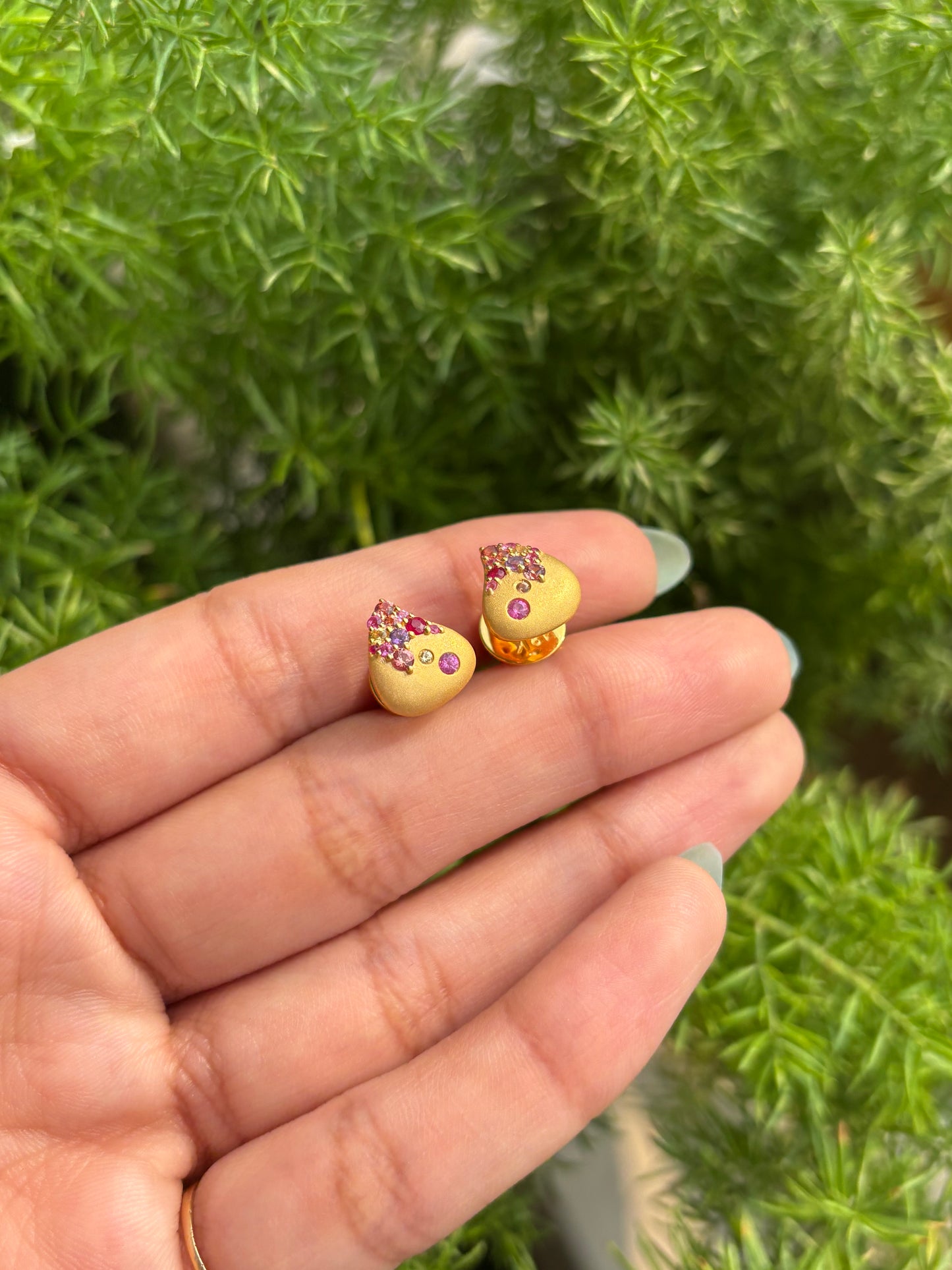 Solid Gold Natural Rainbow Sapphire Tear Avant Garde Stud Earrings