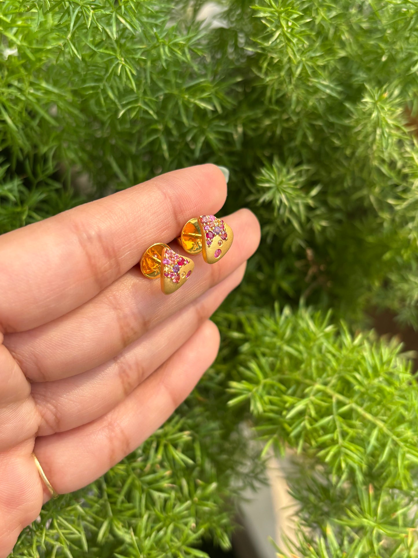 Solid Gold Natural Rainbow Sapphire Tear Avant Garde Stud Earrings
