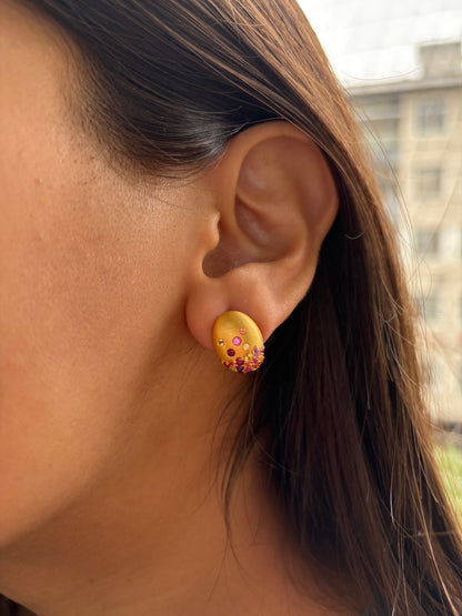 Solid Gold Natural Rainbow Sapphire Oval Avant Garde Stud Earrings