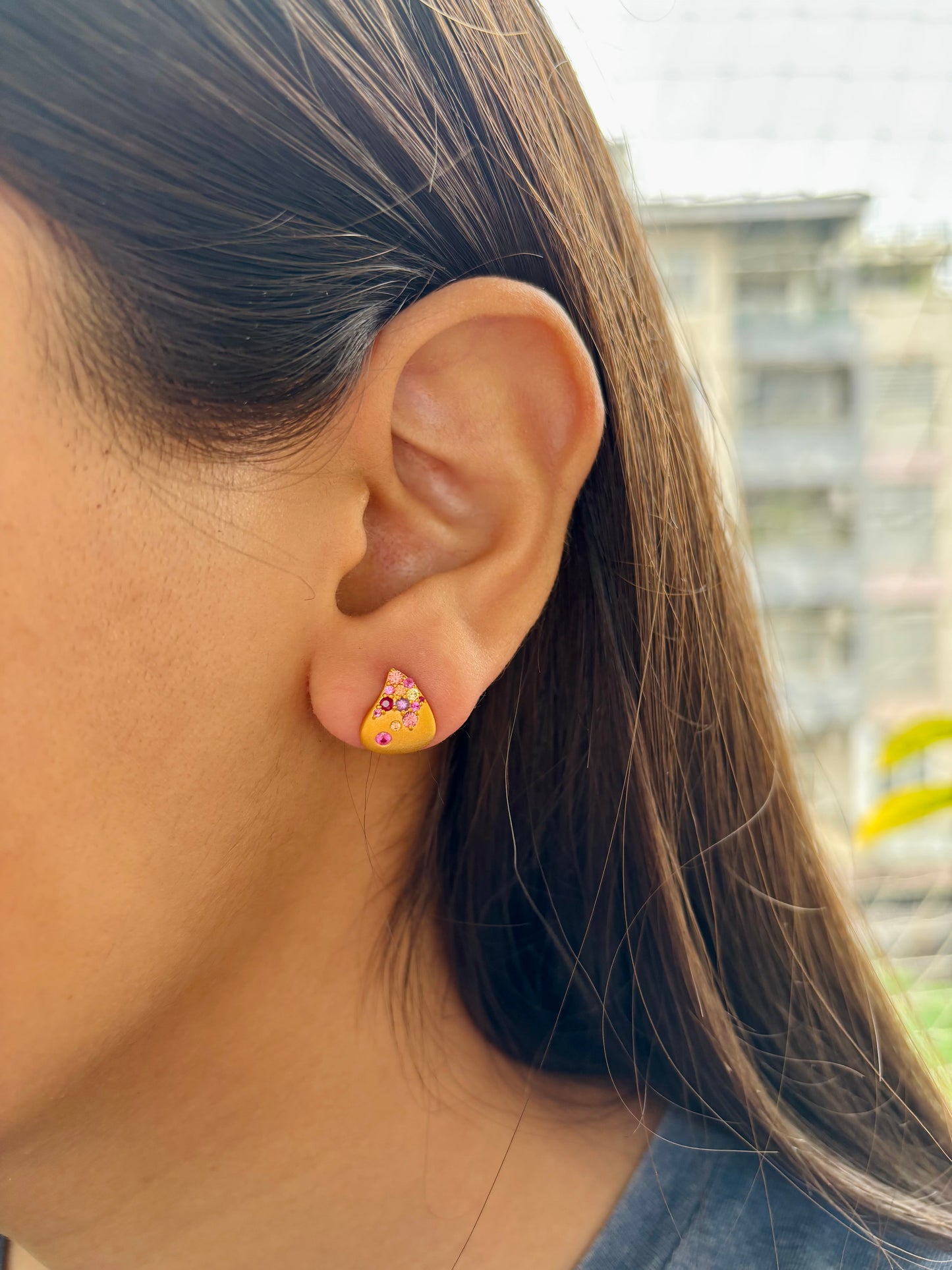 Solid Gold Natural Rainbow Sapphire Tear Avant Garde Stud Earrings