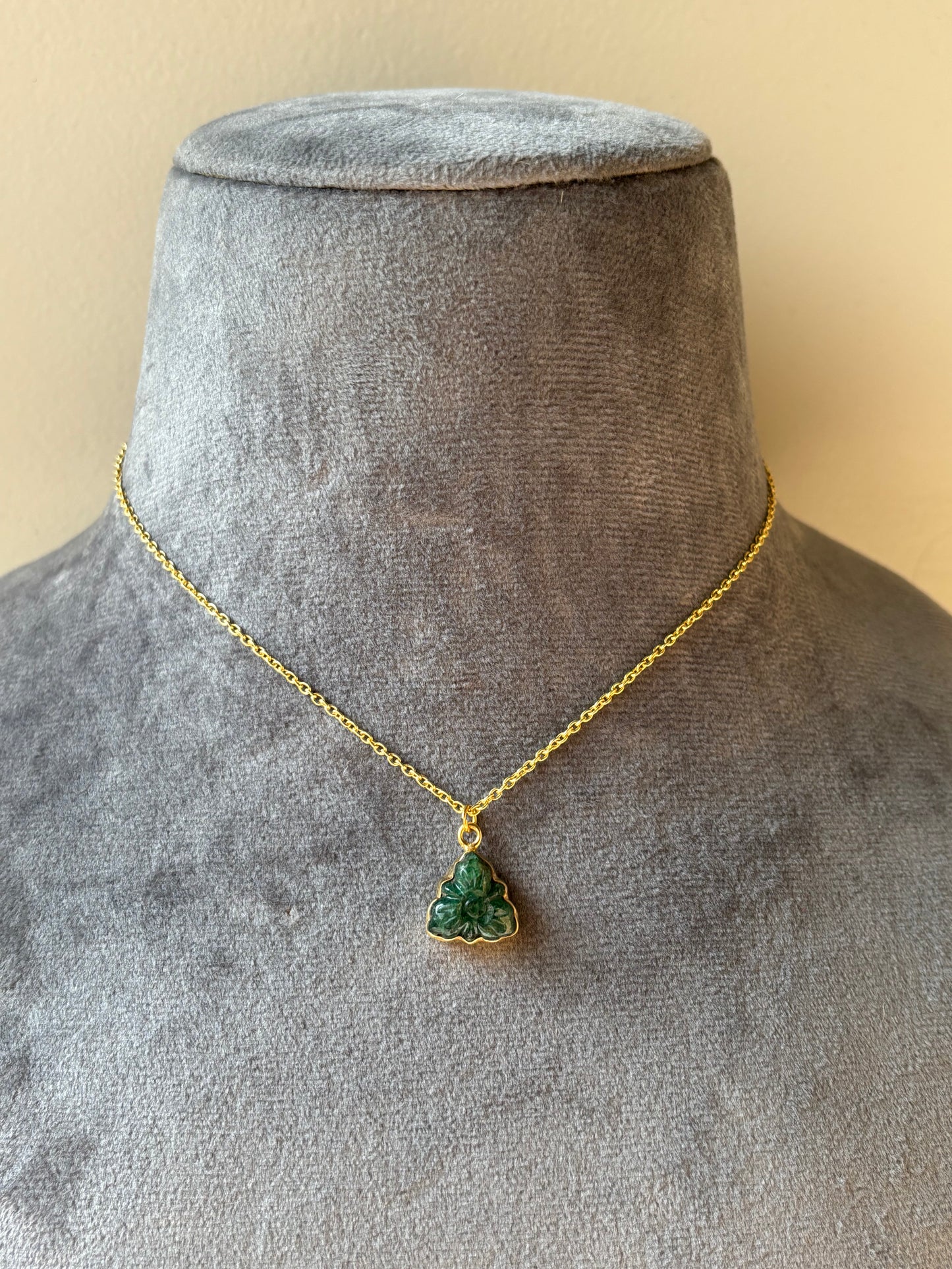 Natural Emerald Carving Pendant Necklace