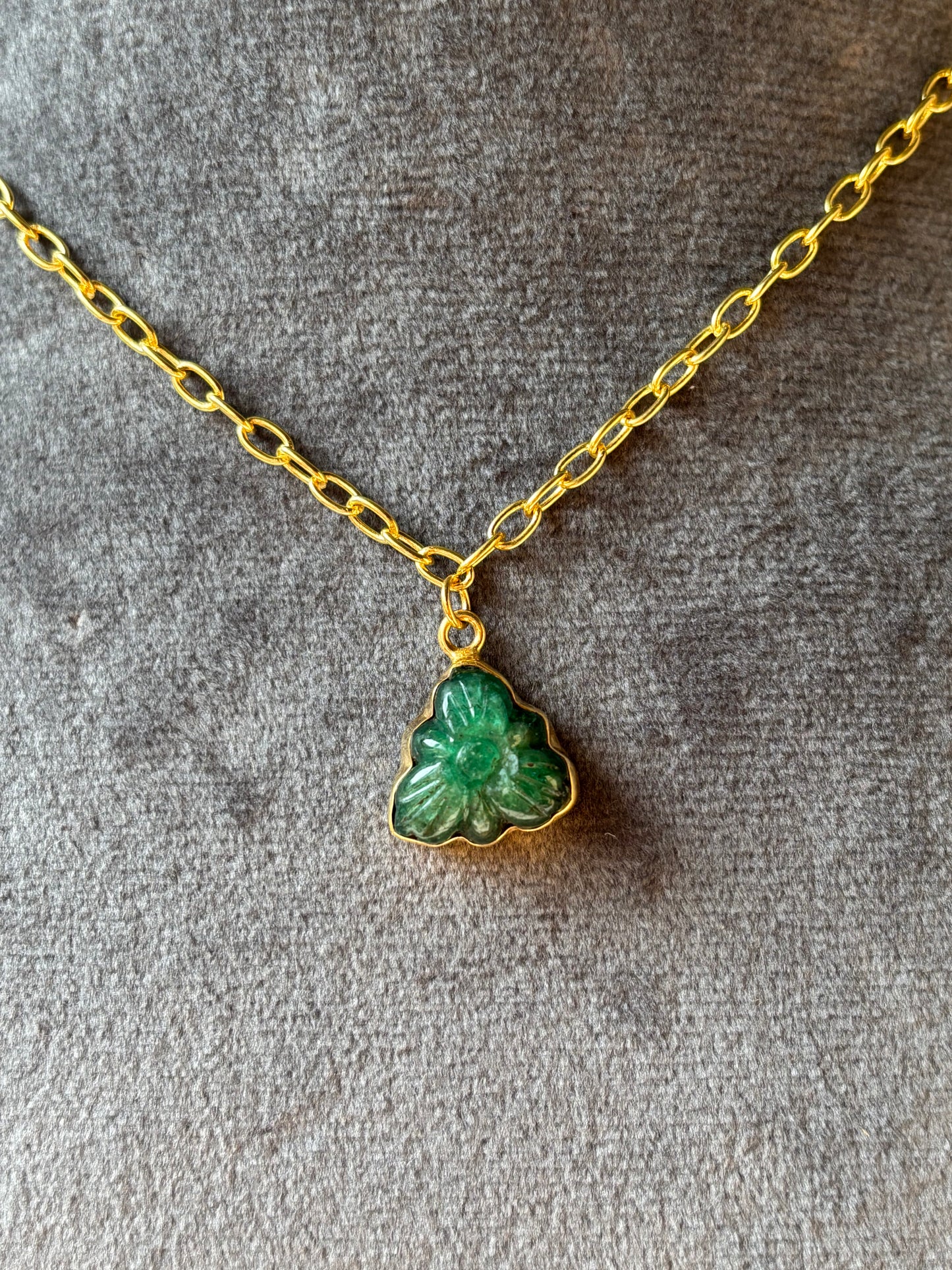 Natural Emerald Carving Pendant Necklace