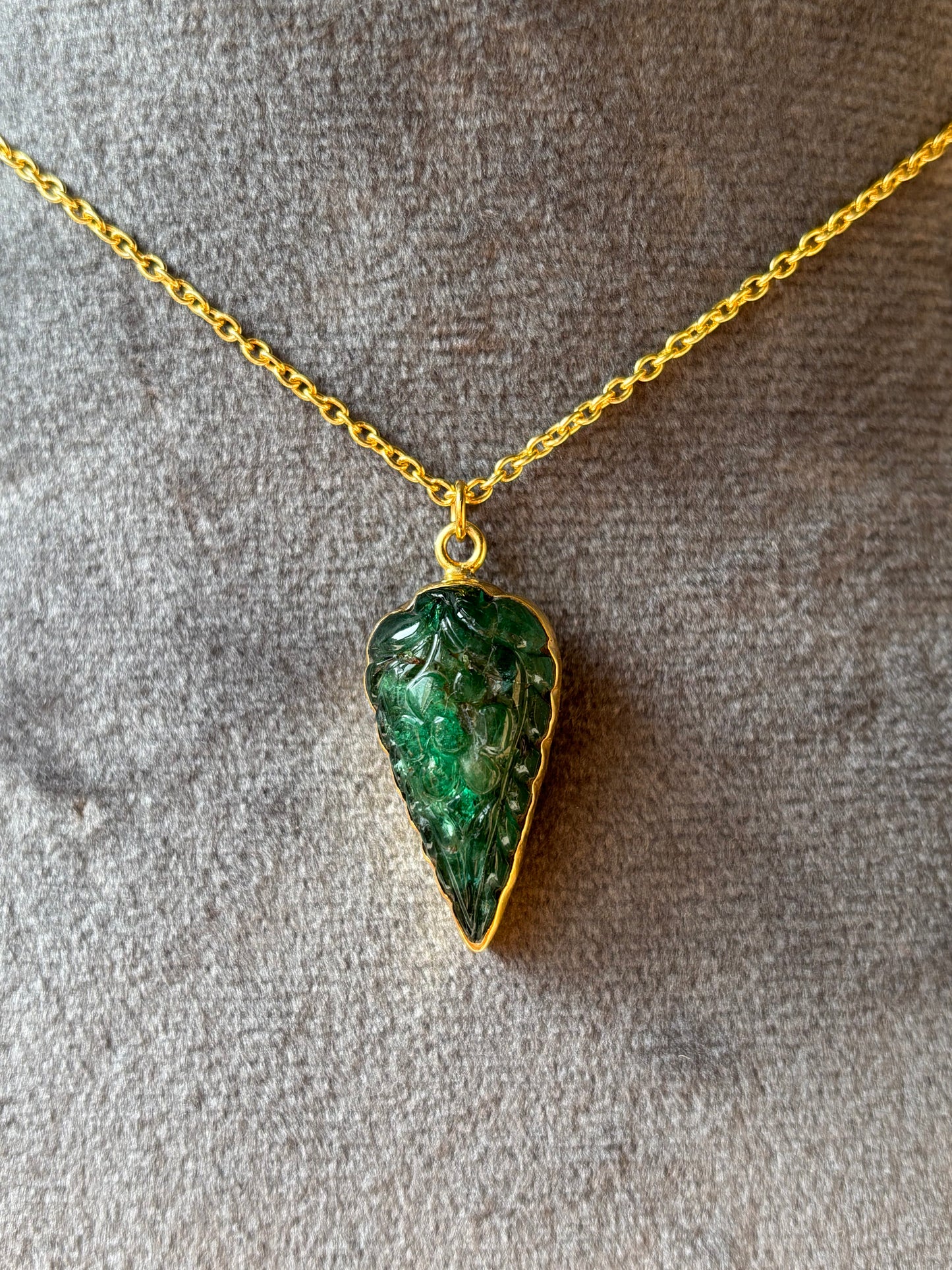 Natural Emerald Carving Pendant Necklace