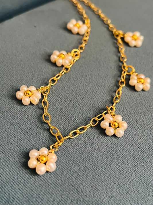 Pearl Daisy Necklace